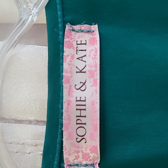 Emerald green long sleeve dress size small - Picture 3 of 5